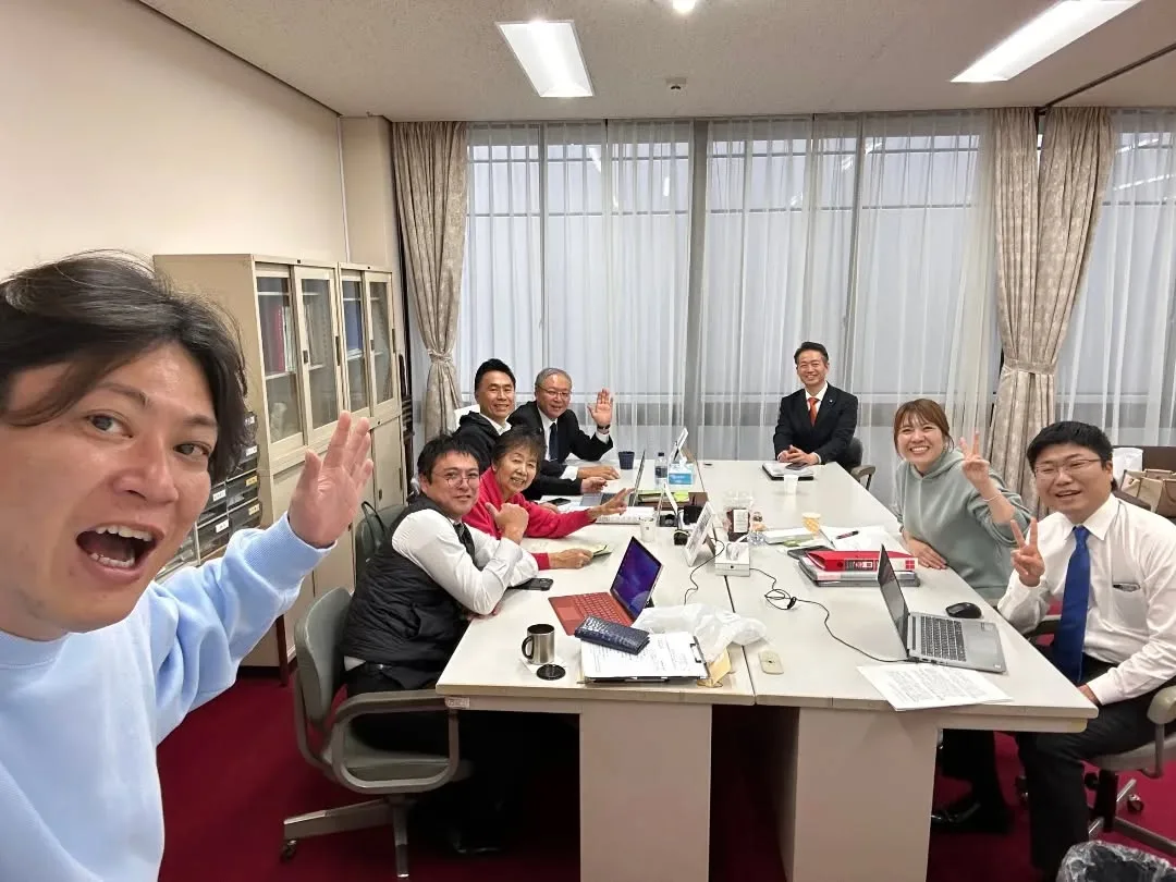 本日は、会派の控室の模様替えをしました〜🤗✨